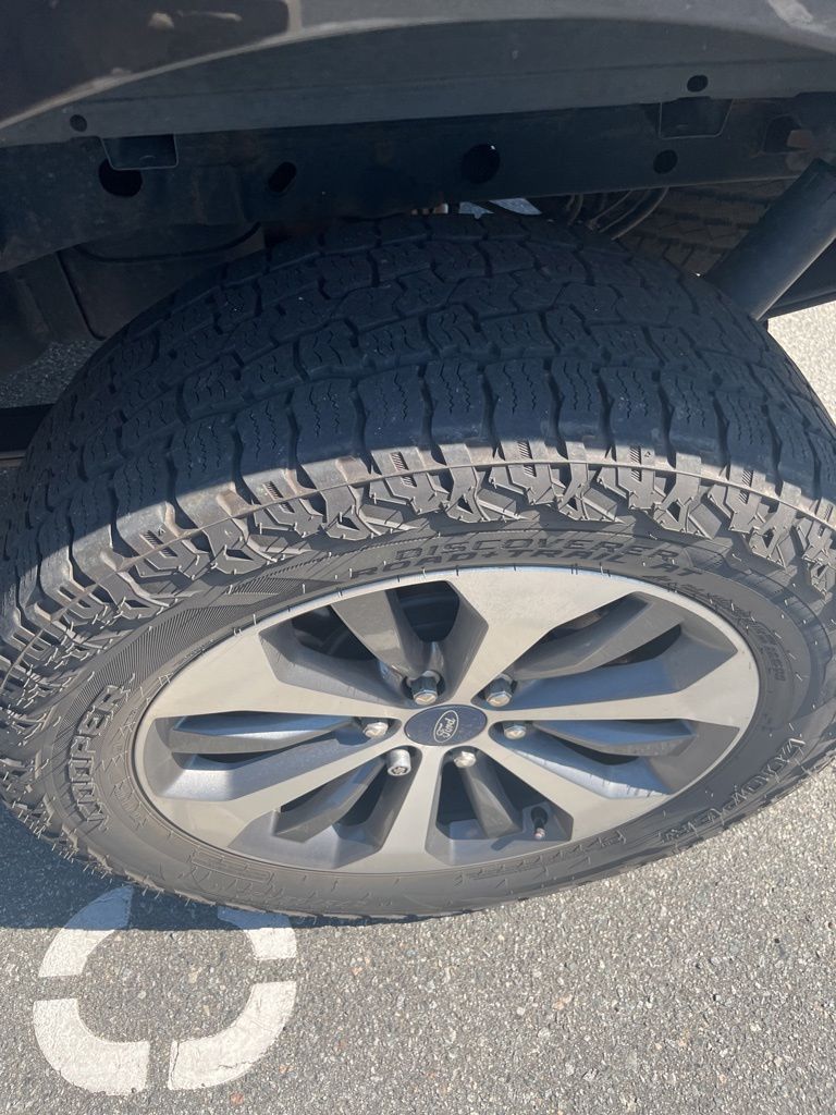 Used 2019 Black Ford  image 8
