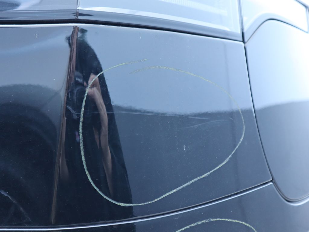 Thumbnail: 2021 Tesla Model X - 32