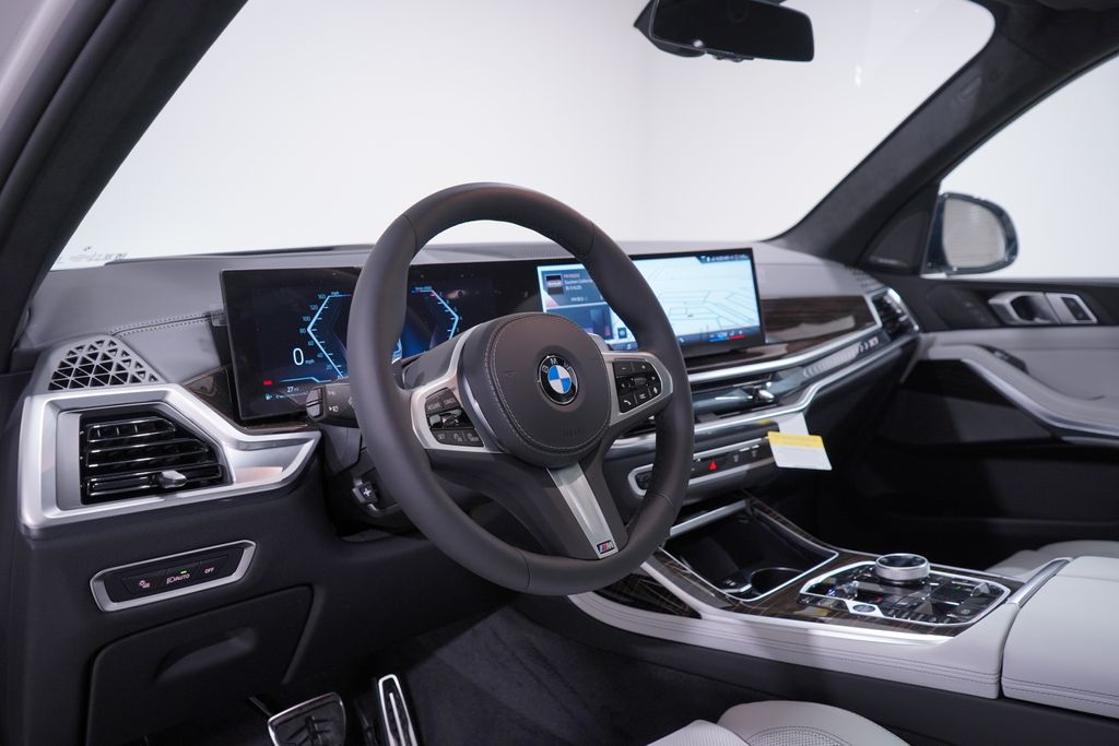 2025 BMW X7 xDrive40i 6