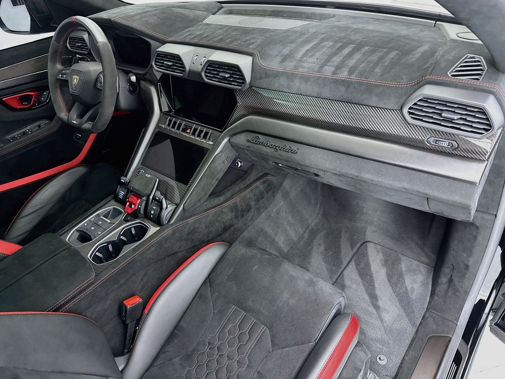 Thumbnail: 2023 Lamborghini Urus - 16