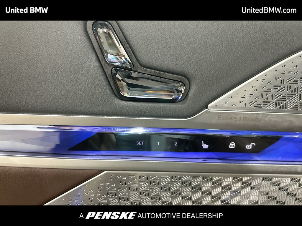 Thumbnail: 2025 BMW 7 Series - 12