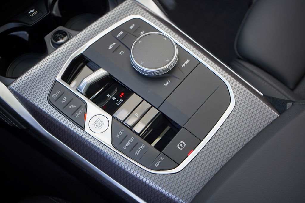 Thumbnail: 2025 BMW 4 Series - 18