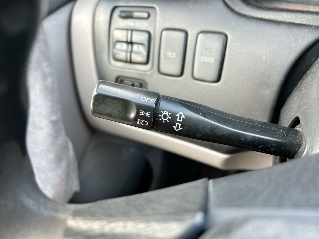 Thumbnail: 2002 Honda Odyssey - 19