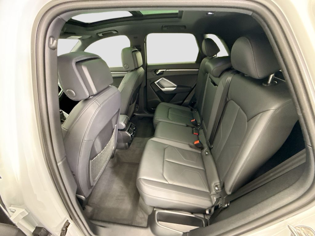 Thumbnail: 2025 Audi Q3 - 19