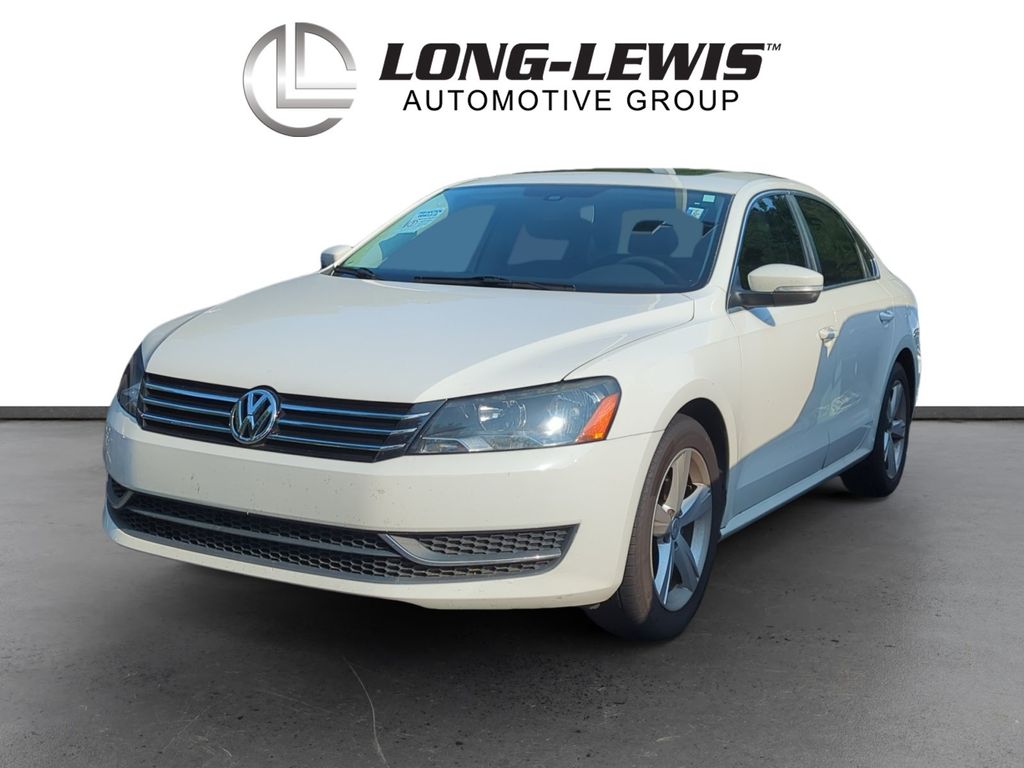 Candy White 2013 Volkswagen Passat Sedan Front-Wheel Drive 6-Speed Automatic