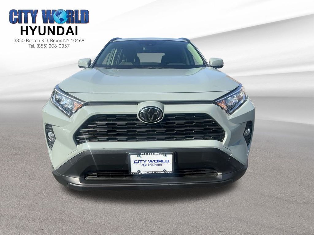 2019 Toyota RAV4 XLE 8