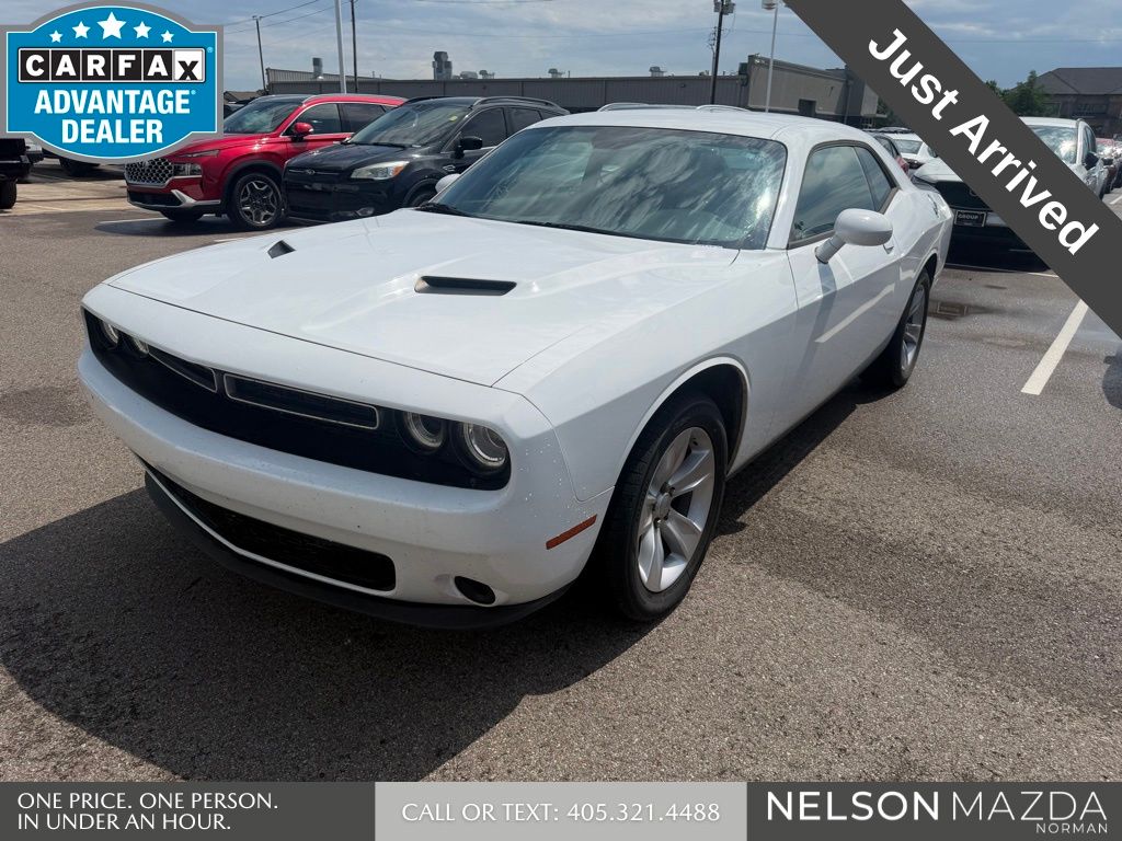 2023 Dodge Challenger SXT Auto's photo