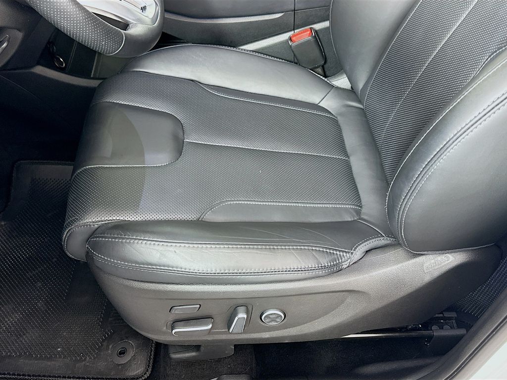 Thumbnail: 2022 Hyundai Santa Fe - 20