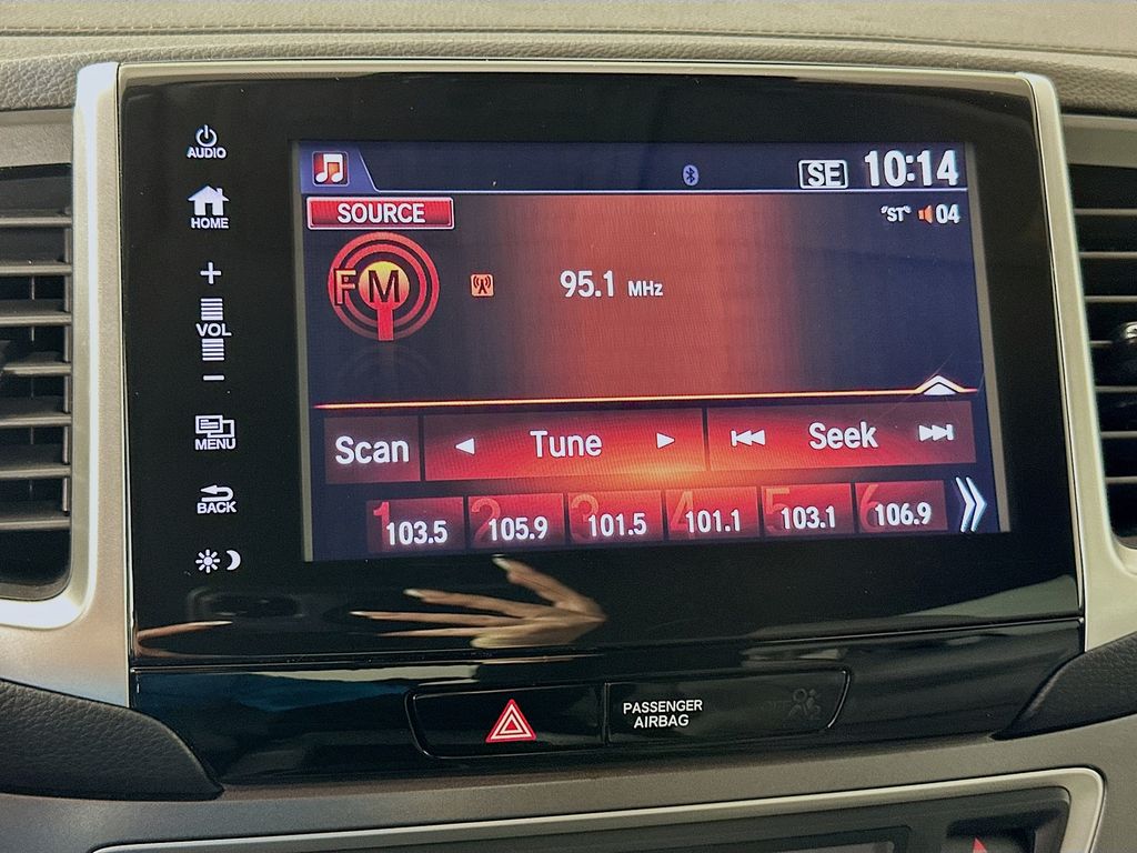 Thumbnail: 2017 Honda Pilot - 14