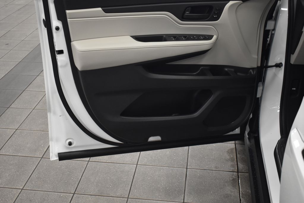 Thumbnail: 2027 Honda Odyssey - 8
