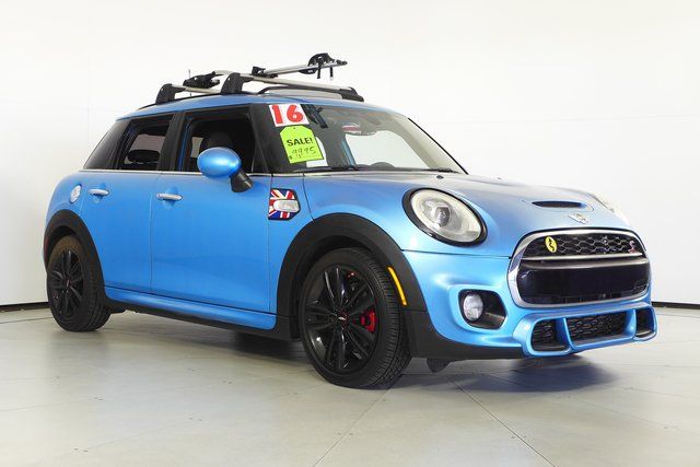 2016 MINI Cooper S Base 4