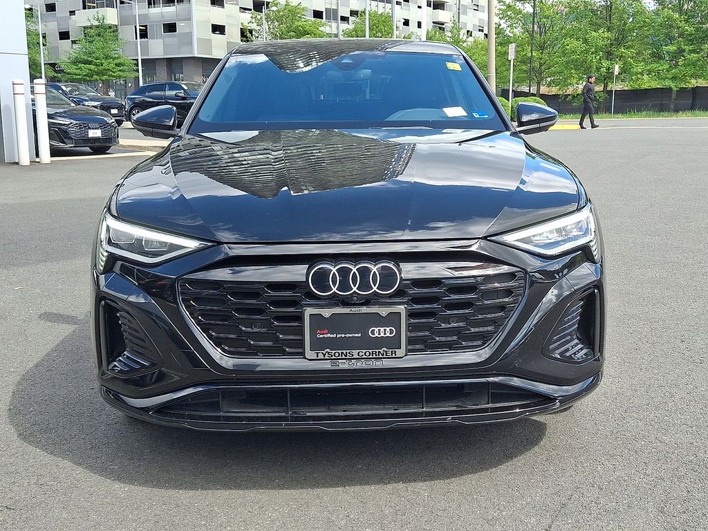 Thumbnail: 2024 Audi Q8 e-tron - 2