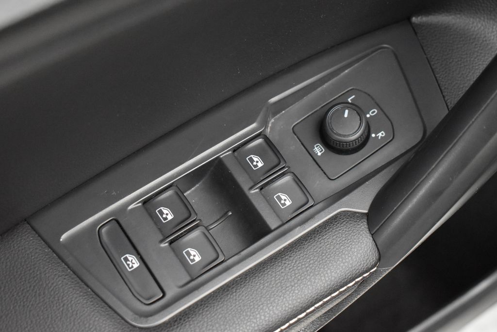 Thumbnail: 2024 Volkswagen Tiguan - 11