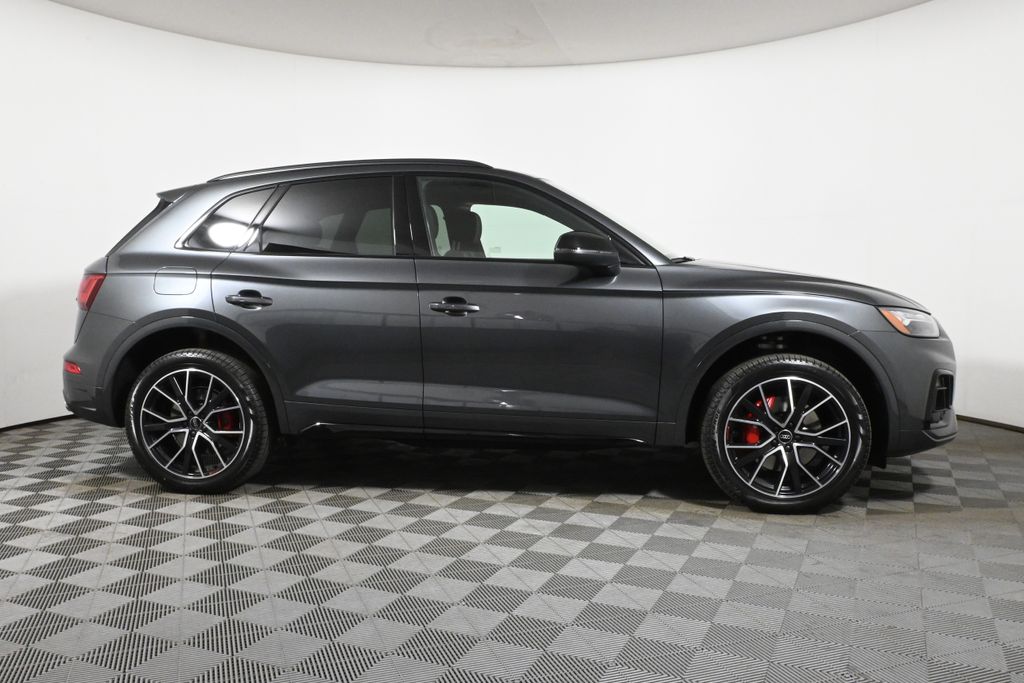 2025 Audi SQ5  8