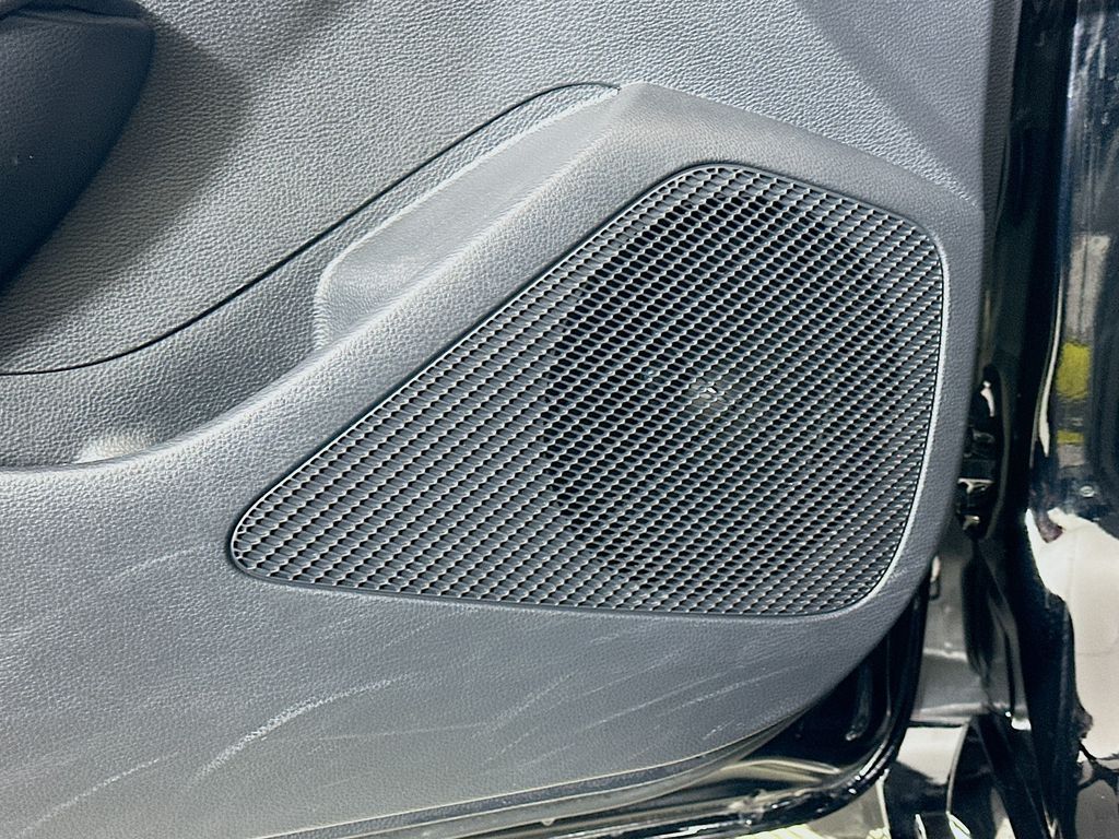 Thumbnail: 2025 Toyota Corolla - 18