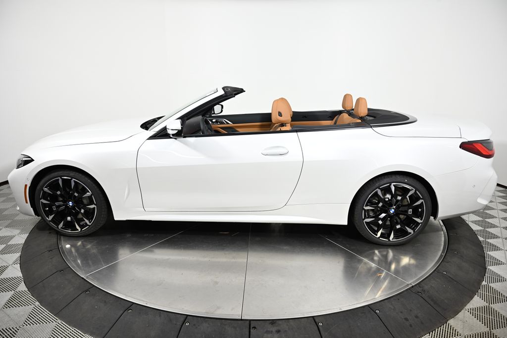 Thumbnail: 2026 BMW 4 Series - 4