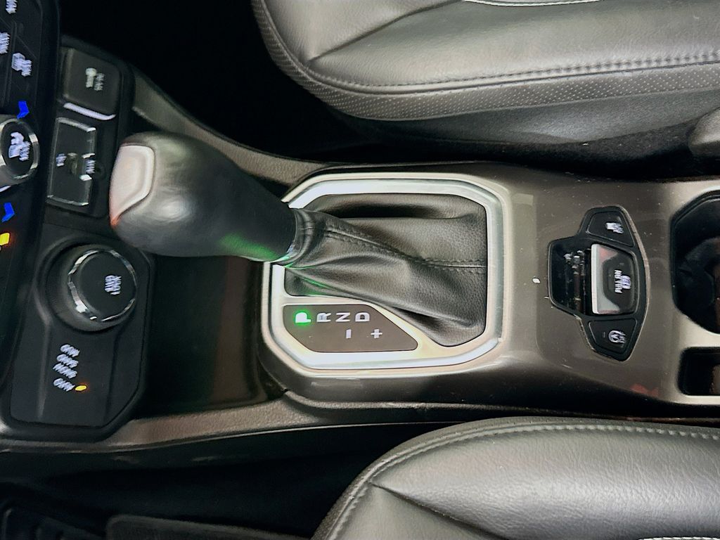 Thumbnail: 2021 Jeep Renegade - 17