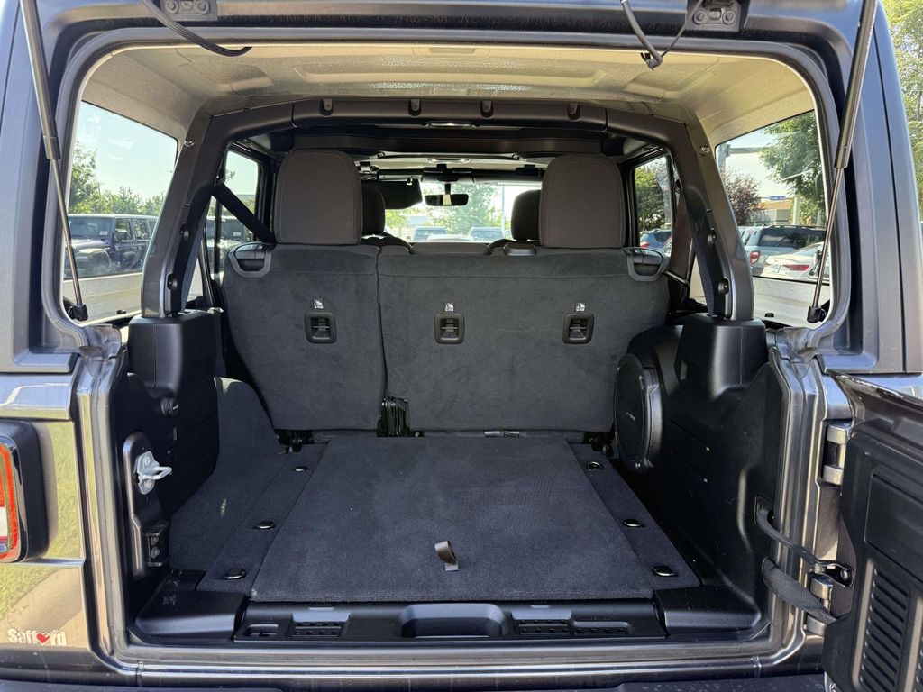 Used 2022 Gray Jeep Unlimited Sahara image 35