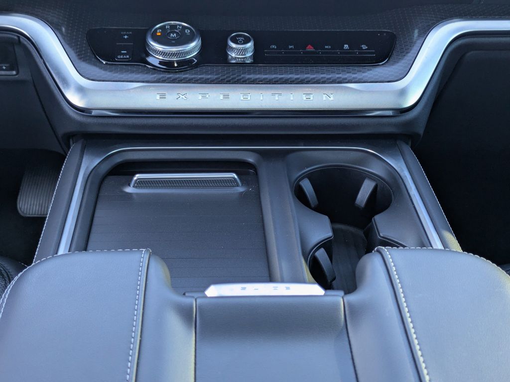 2025 Ford Expedition Platinum MAX