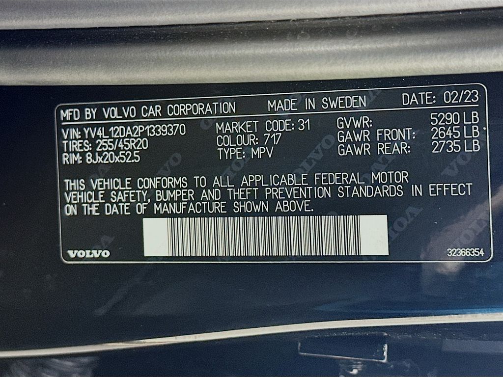 Thumbnail: 2023 Volvo XC60 - 32