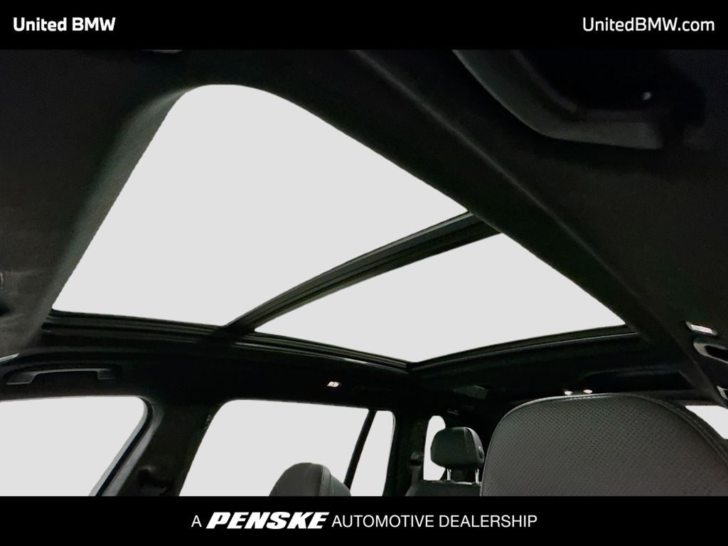 Thumbnail: 2023 BMW X7 - 12