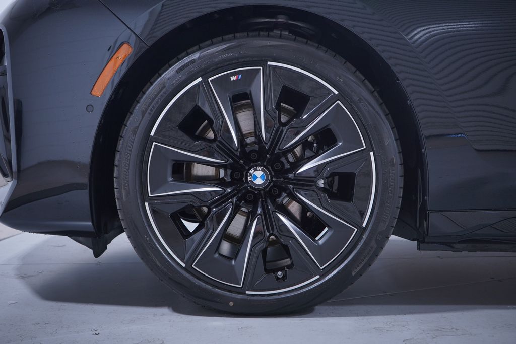 Thumbnail: 2026 BMW i7 - 2