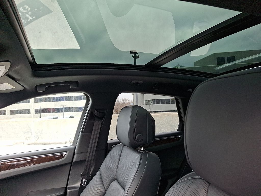 Thumbnail: 2026 Porsche Macan - 16