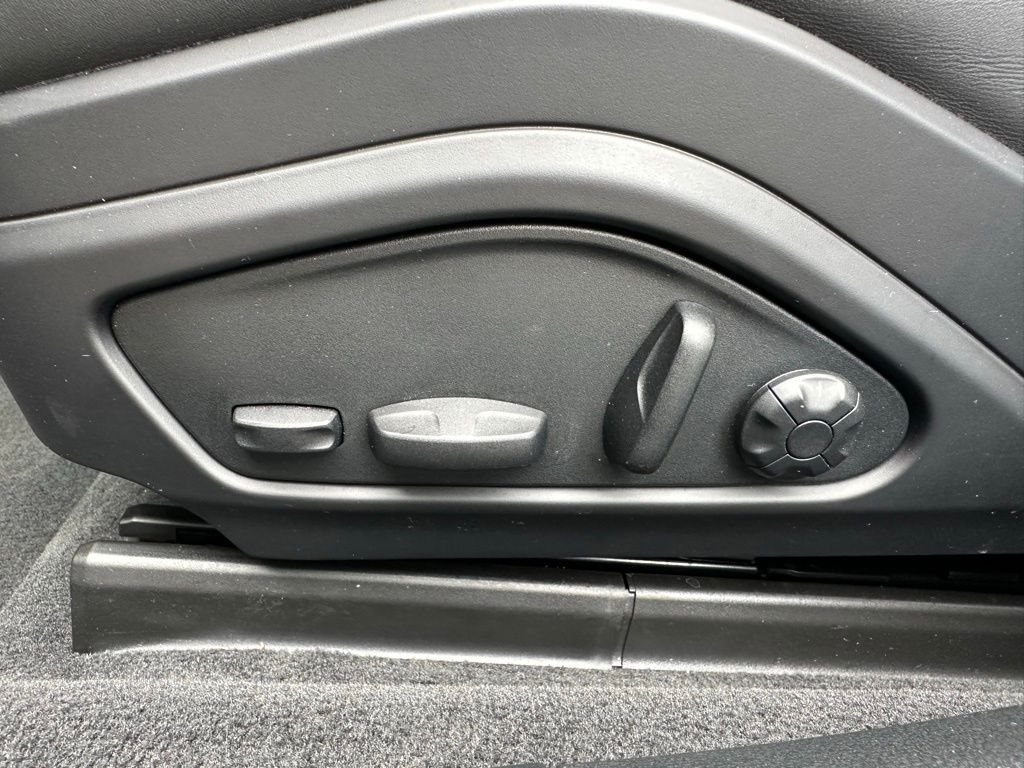Thumbnail: 2023 Porsche Panamera - 23