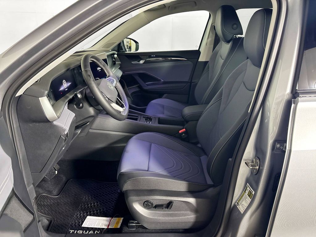 2025 Volkswagen Tiguan 2.0T SE