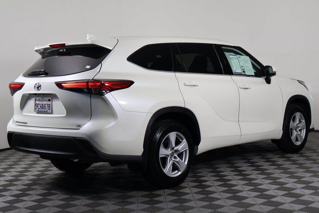 Thumbnail: 2020 Toyota Highlander - 4