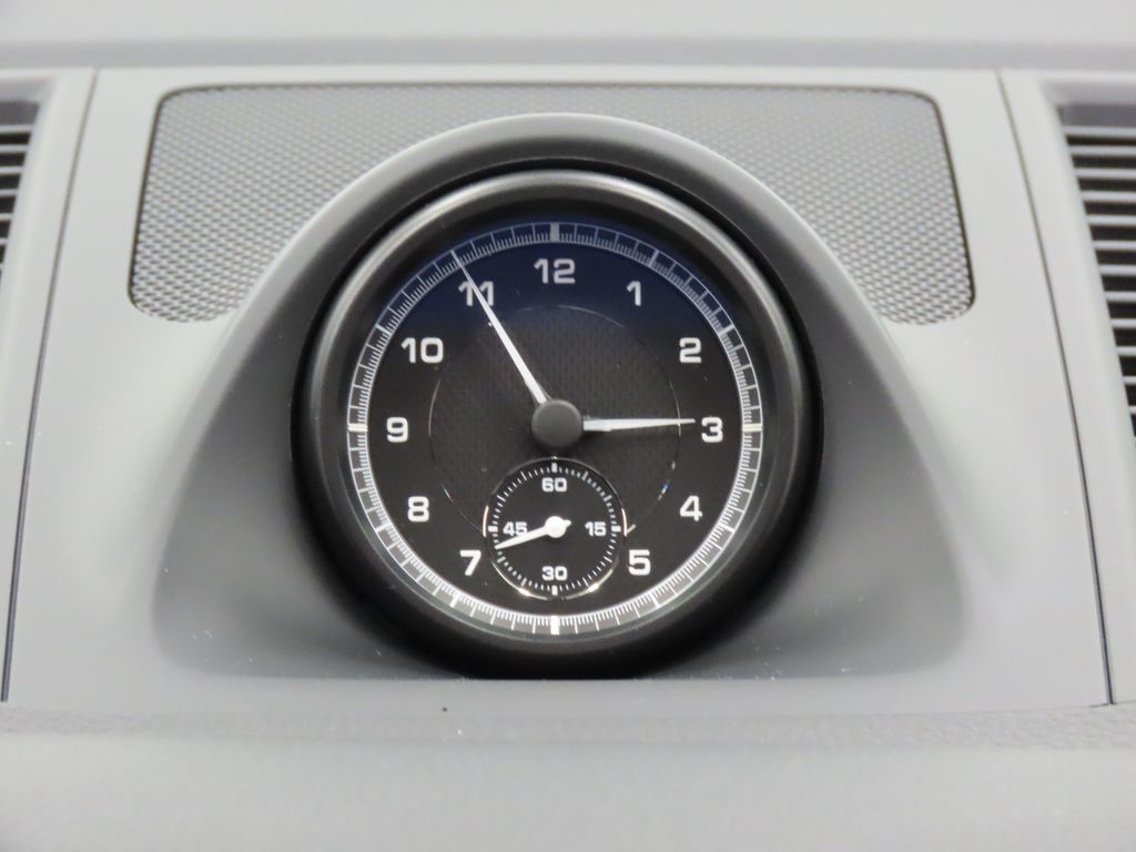 Thumbnail: 2026 Porsche Macan - 23