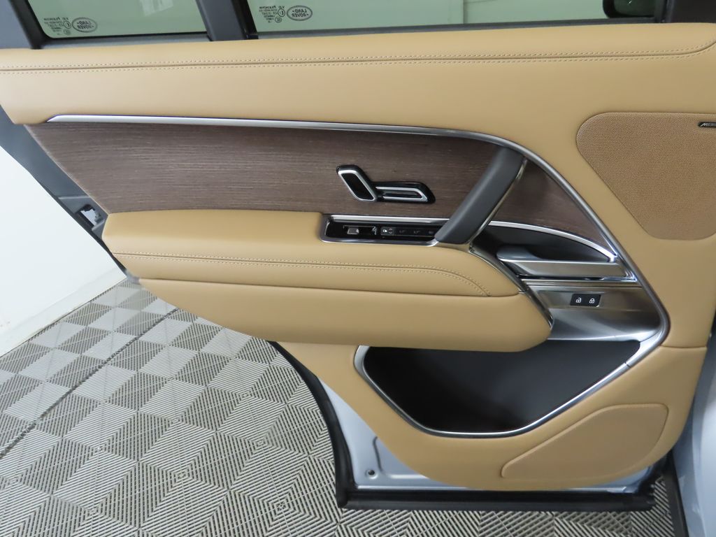 Thumbnail: 2025 Land Rover Range Rover - 28