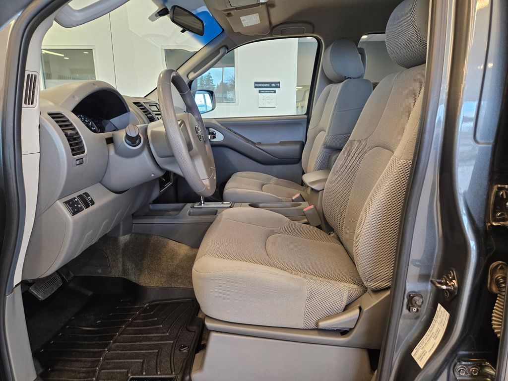 2005 Nissan Frontier SE