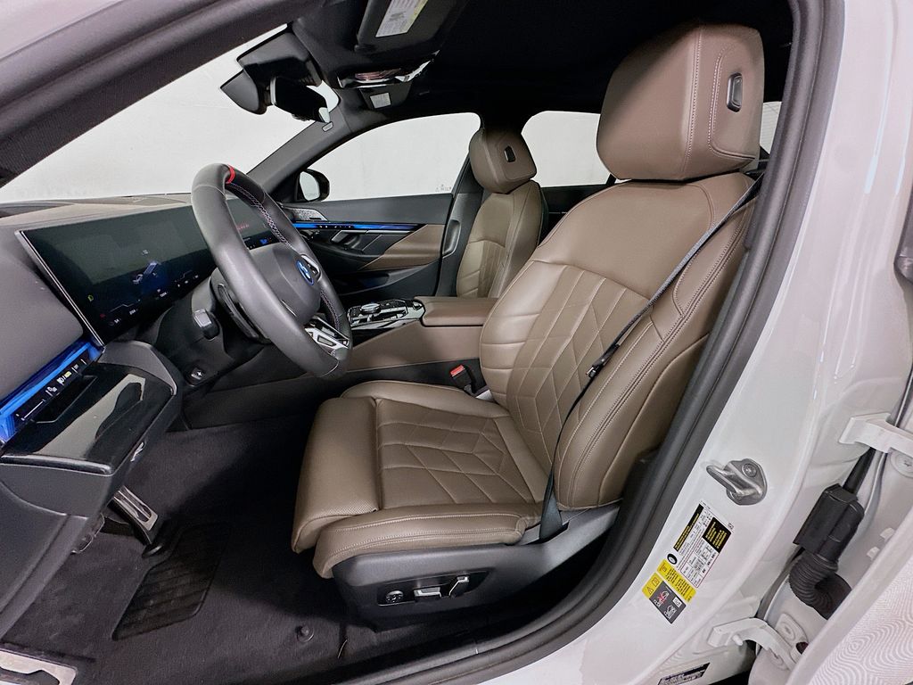 Thumbnail: 2024 BMW i5 - 21