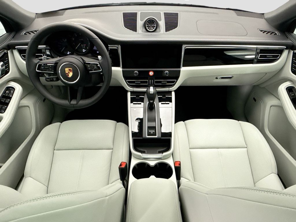 Thumbnail: 2026 Porsche Macan - 15