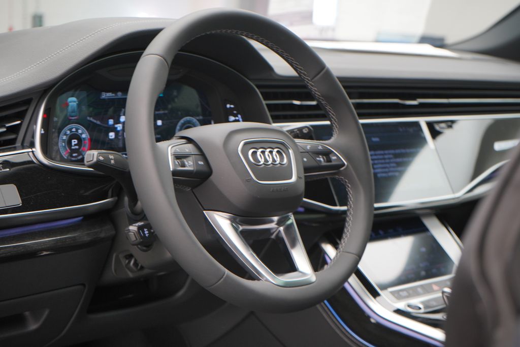 2025 Audi Q8  8