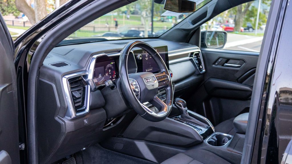 Used 2024 GMC Canyon Elevation 4D Crew Cab