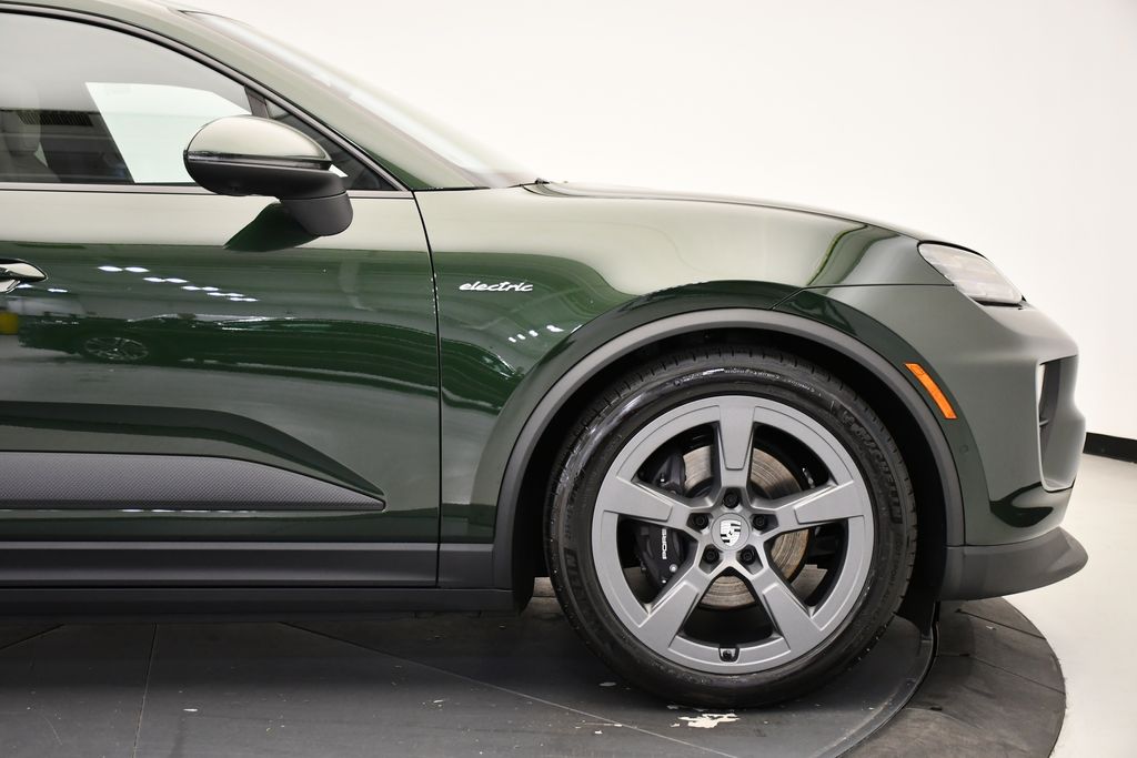 Thumbnail: 2025 Porsche Macan - 16