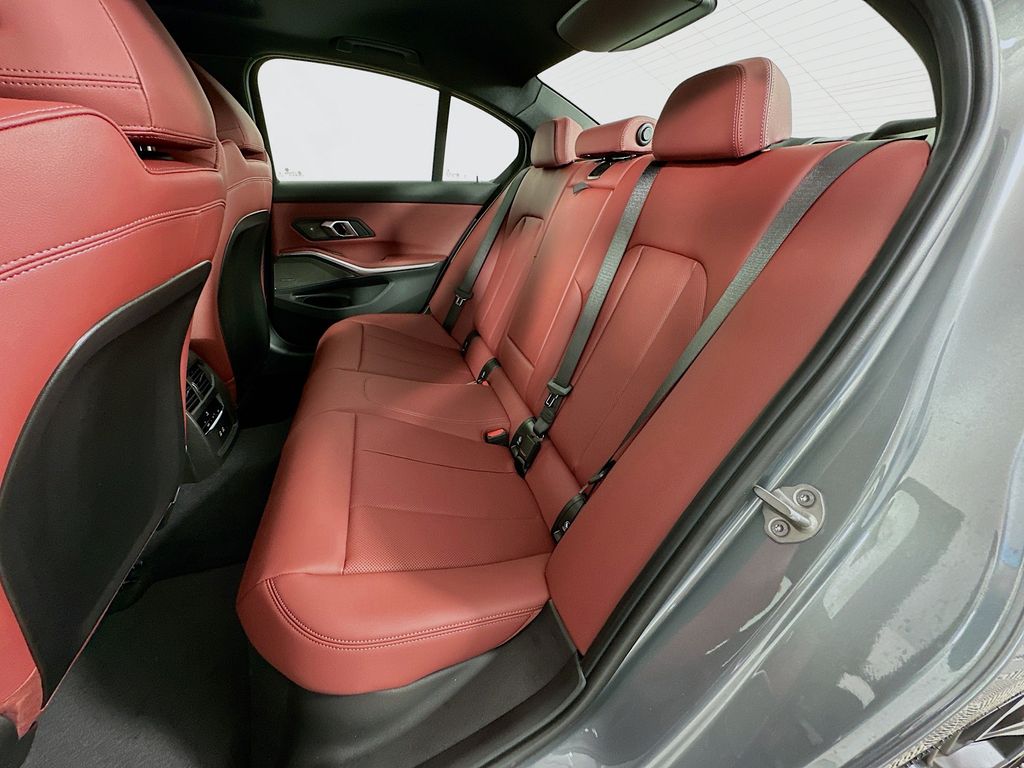 Thumbnail: 2026 BMW 3 Series - 17