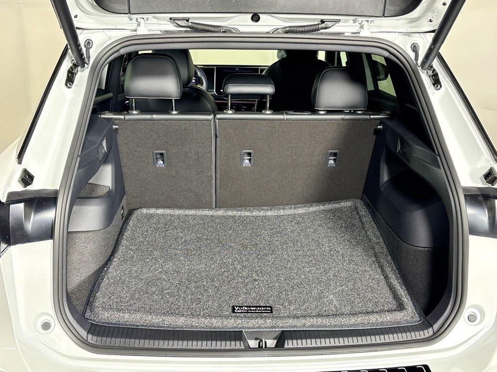 2025 Volkswagen Tiguan 2.0T SE R-Line Black