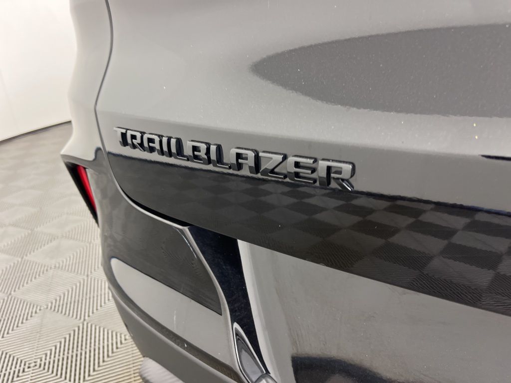 Thumbnail: 2025 Chevrolet TrailBlazer - 3