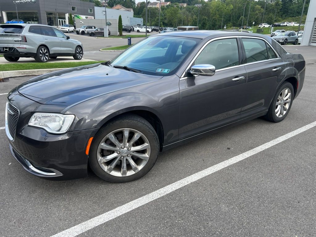 Used 2018 Gray Chrysler Limited image 6
