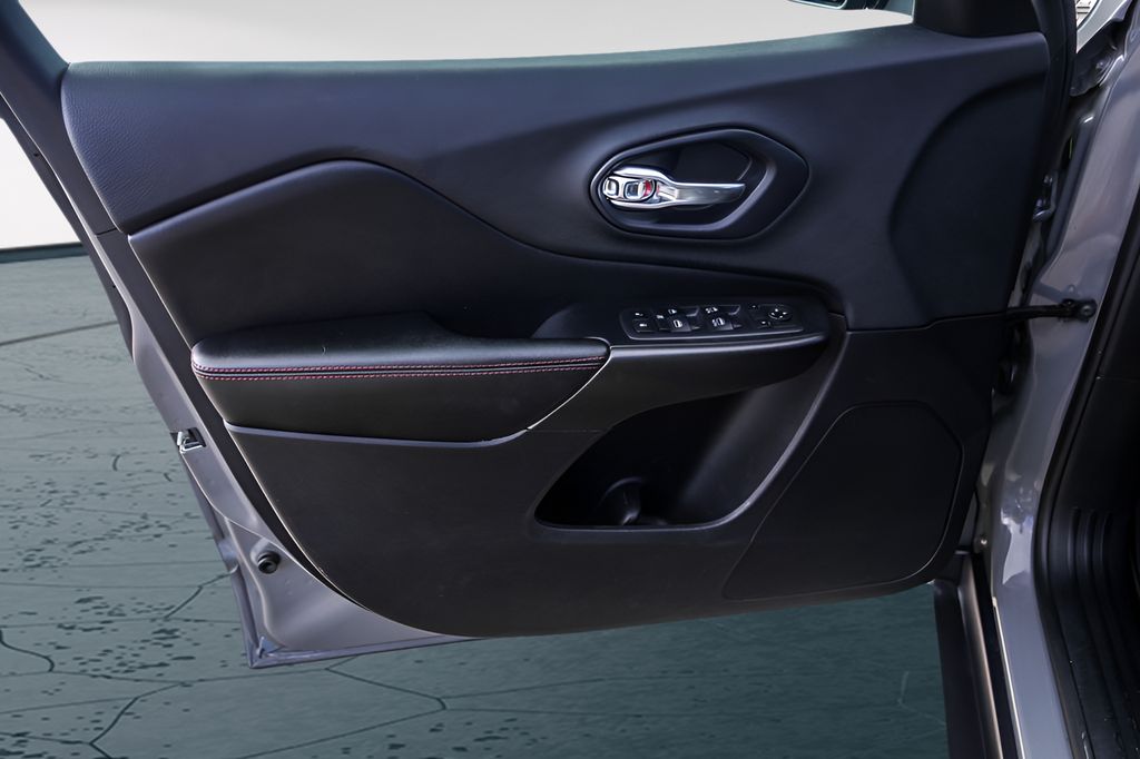 Used Car 2019 Jeep Cherokee  Trailhawk For Sale Under $20,000 In Austin, Texas