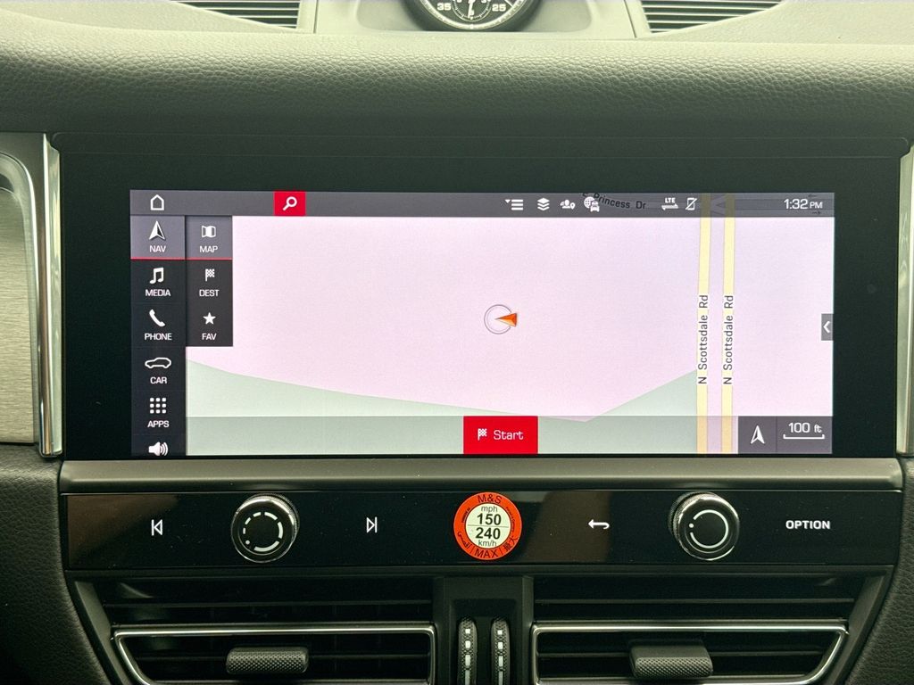 Thumbnail: 2026 Porsche Macan - 17