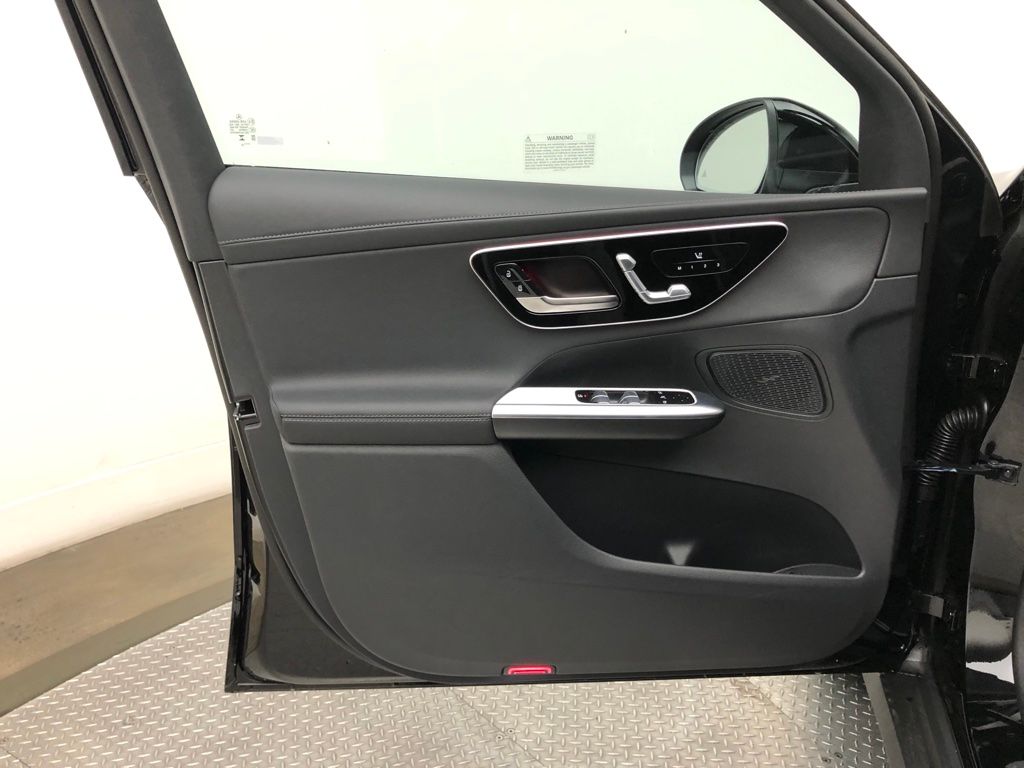 2023 Mercedes-Benz GLC 300 25