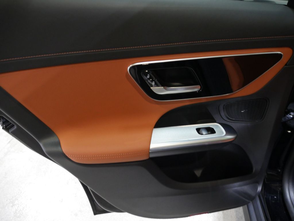 Thumbnail: 2023 Mercedes-Benz GLC - 20