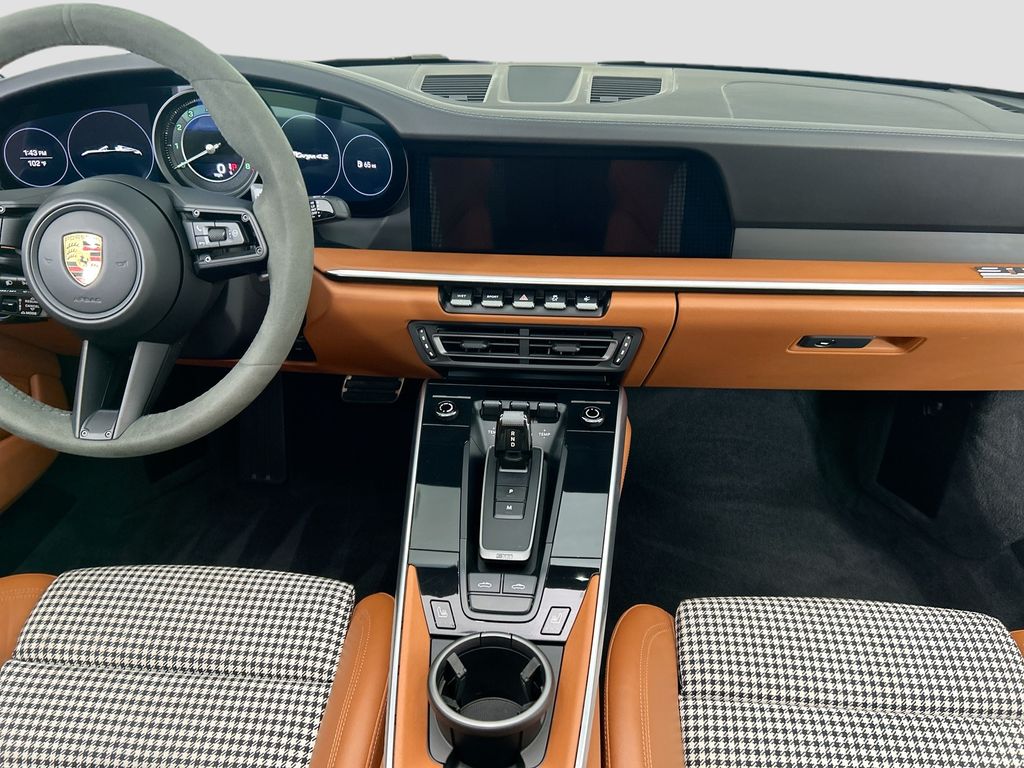 Thumbnail: 2023 Porsche 911 - 21