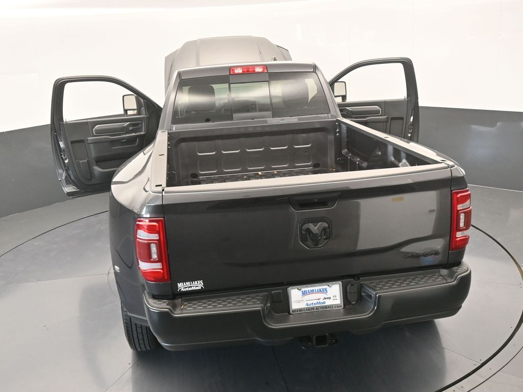 Used 2024 Granite Crystal Metallic Clearcoat Ram Tradesman image 60