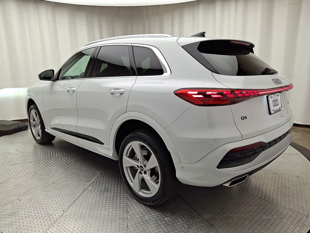 Thumbnail: 2025 Audi Q5 - 4