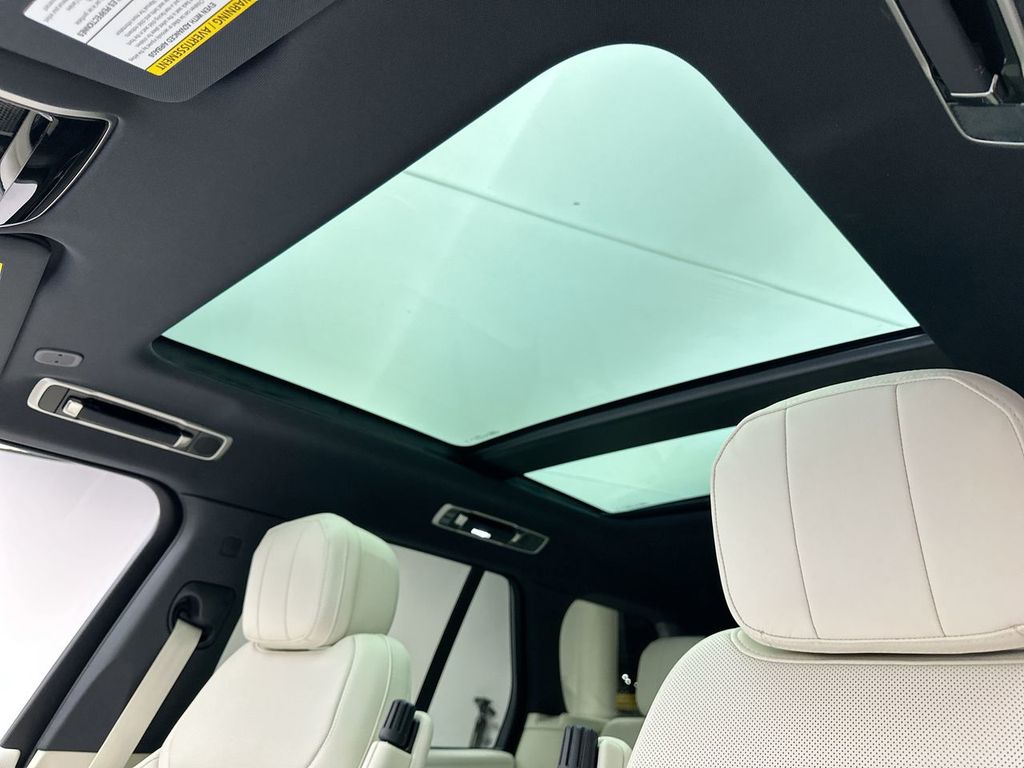 Thumbnail: 2025 Land Rover Range Rover - 11